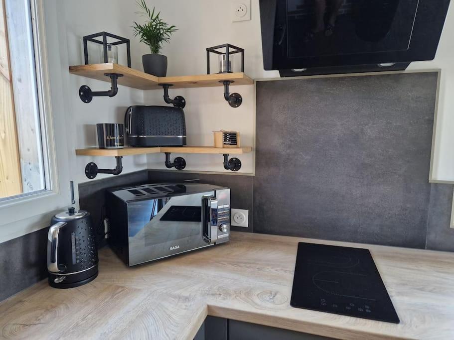 Chalet Industriel Avec Filet Et Spa Sorigny Ngoại thất bức ảnh