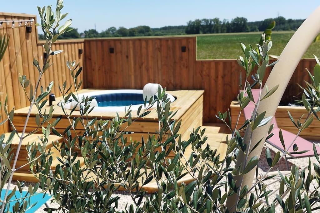 Chalet Industriel Avec Filet Et Spa Sorigny Ngoại thất bức ảnh